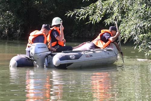 Tatăl a șase copii, dispărut în râul Timiș. Polițiștii, pompierii și jandarmii sunt în căutarea bărbatului