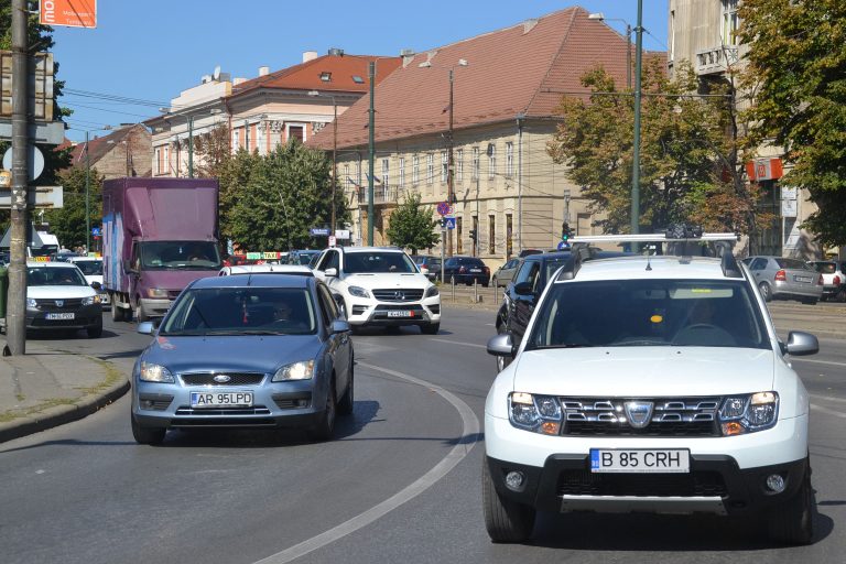 Să vezi și să nu crezi! Aleșii vor să schimbe impozitul auto: avantajaţi cei cu motoare puternice și dezavantajaţi cei care au maşini cu motor mic
