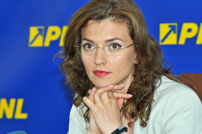 Senator PNL de Timiș: Solicit Guvernului PSD să renunțe la ideea de a plafona indemnizațiile pentru mame