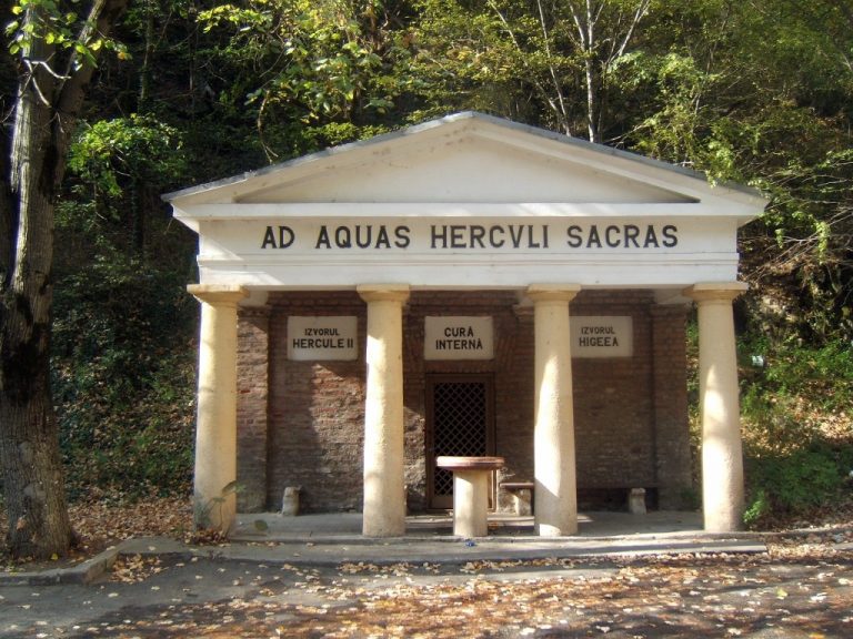 Într-o renumită stațiune din Banat se poartă ”roșu” la sfârșit de săptămână!