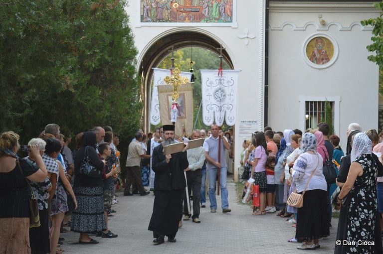 Pelerinaj de Adormirea Maicii Domnului la Mănăstirea Hodoş Bodrog din judeţul Arad