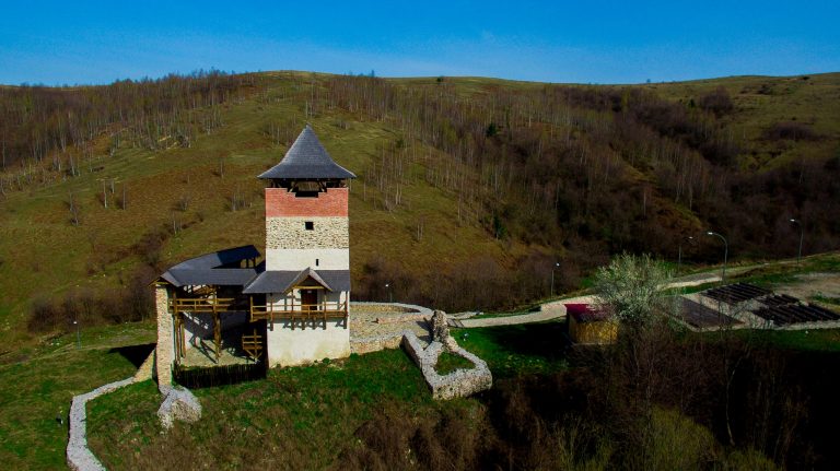 Hunedoara își promovează zonele turistice prin “Muzica munţilor”