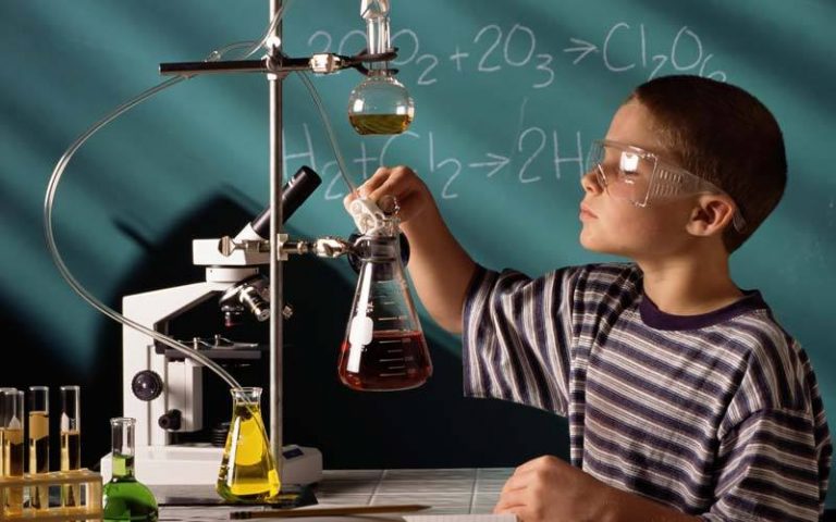 Timişoara, gazdă a taberei naționale de chimie