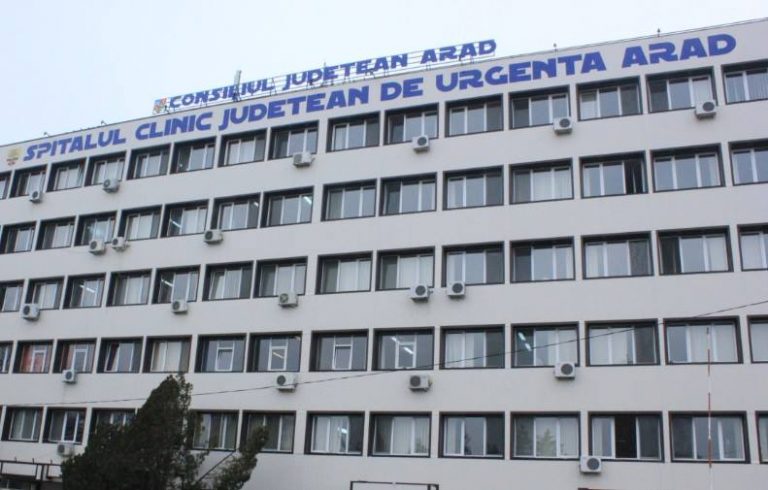 „Panică generală”. 14 medici de la Spitalul Județean Arad au demisionat sau au cerut pensionarea, alți 83 de angajați și-au luat concediu