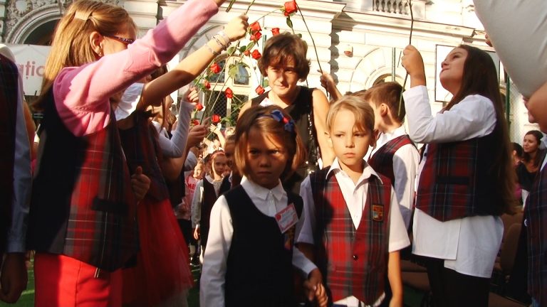 Colegiul Naţional Bănăţean – începutul noului an şcolar la unul dintre cele mai bune licee din Timişoara-foto-video