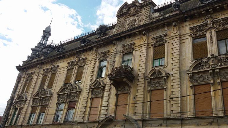 Indiferența edililor poate ucide! Un pericol mortal îi pândește pe timișoreni, aproape de centrul orașului! – foto-video