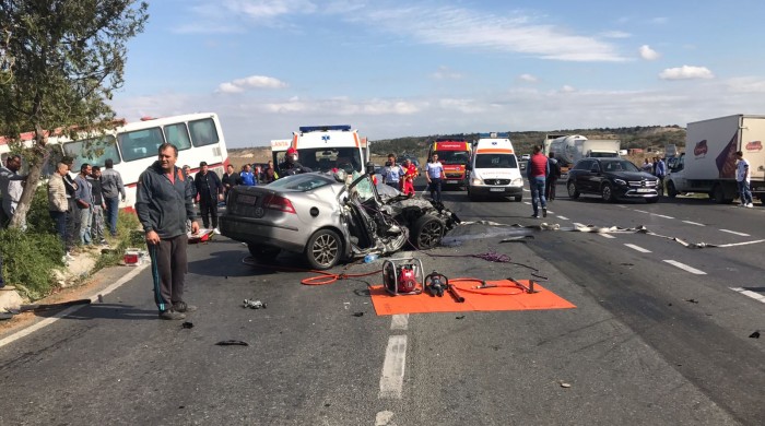 Carnagiu pe o șosea din România! Un accident teribil s-a soldat cu morți și răniți, după impactul dintre două autovehicule