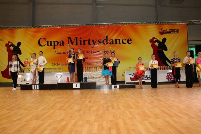 Momente frumoase încărcate de emoţia şi graţiile dansatorilor de la Mirtys Dancing 2017 (foto + video)
