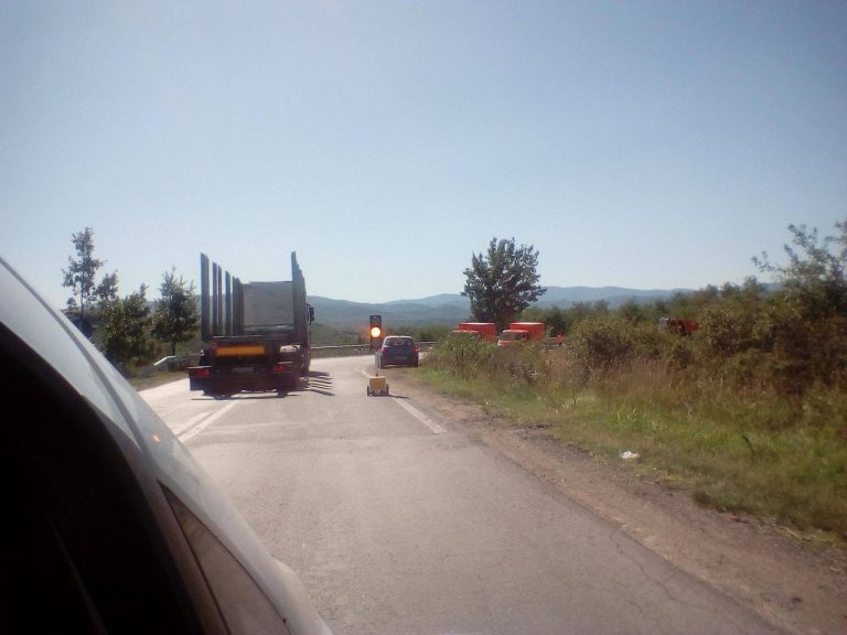 Un drum din Timiș va fi reabilitat prin metoda… reciclării