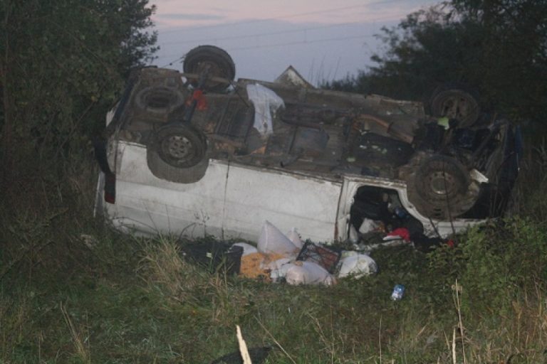Accident teribil pentru o tânără șoferiță din Timiș! Ce a pățit în această dimineață