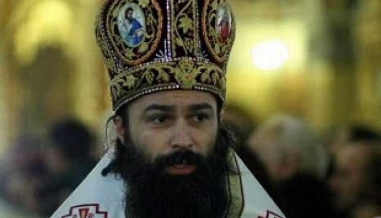 Nici Dumnezeu nu-l scapă de amendă! Preasfințitul Paisie Lugojanul, prins de Poliție cu viteză uriașă