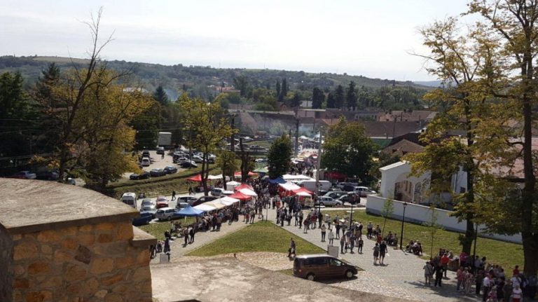 Sărbătoare transformată în bâlci la Radna