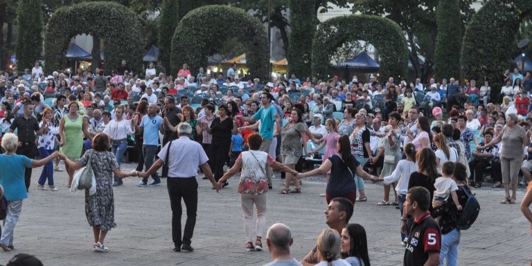 Ruga Timișoarei a început în Parcul Rozelor, dar duminică va fi și mai și