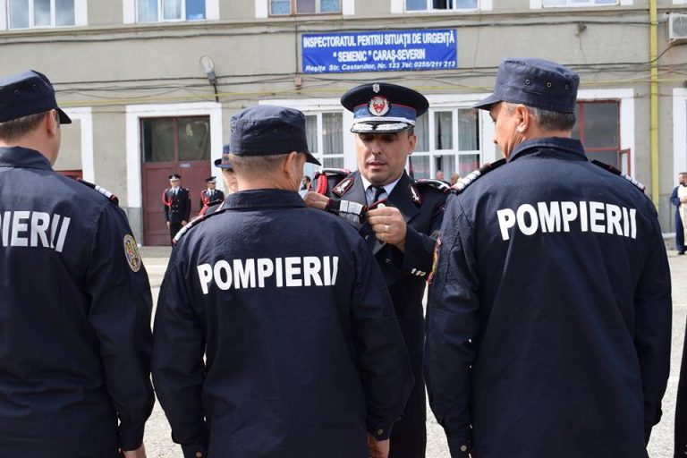 ISU Caraş-Severin caută sute de pompieri militari
