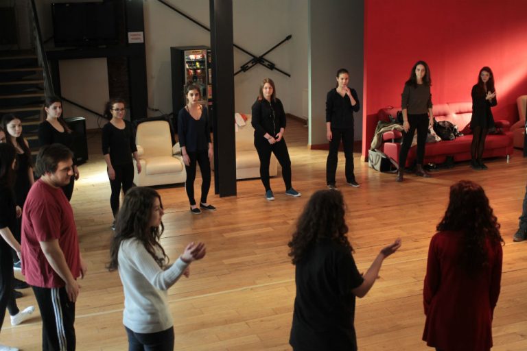 Teatrul Național Timișoara organizează cursuri gratuite de actorie pentru amatori