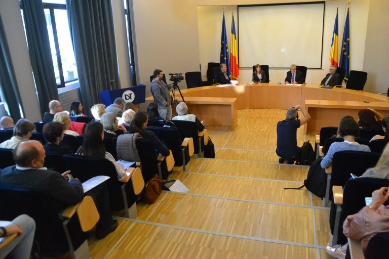 La Universitatea de Vest a fost sărbătorită o breaslă a celor ce fac din știre, un produs de pus pe tarabe. Foto