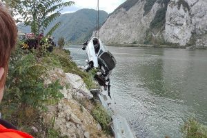 752528f7e473d94587257358fa6aedac_XL