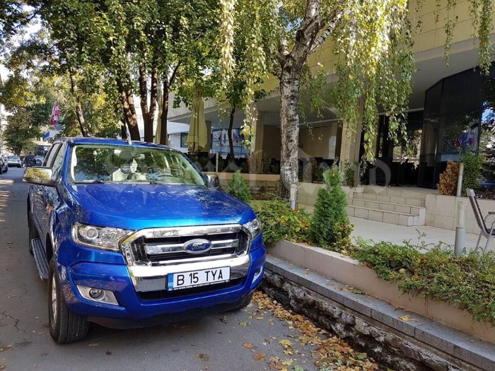 A blocat parcarea unui hotel de lux din vestul țării ! Ce-a urmat e tipic românesc…