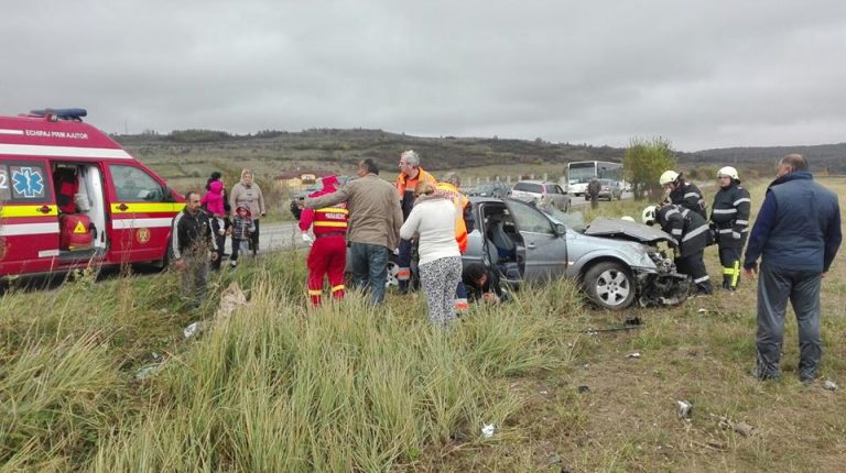 Oameni răniți într-un accident grav, petrecut în Timiș! Foto