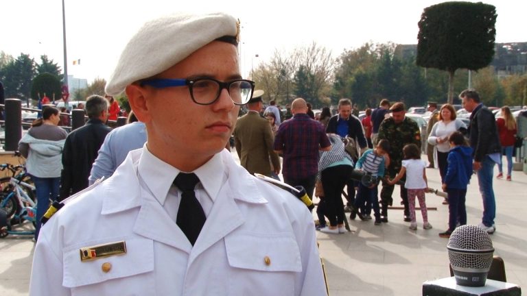 A preferat să repete un an de școală pentru a-și urma visul. Povestea unuia dintre cei mai tineri militari. Video