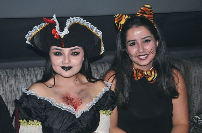 Week-end mistic la Timișoara. Cum au petrecut tinerii Halloween-ul, în avans. Foto