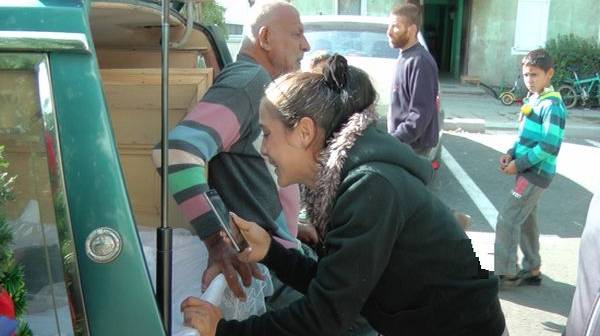 Durere fără margini la înmormântarea copilului găsit spânzurat. De ce nu au venit la ceremonie părinții și frații săi