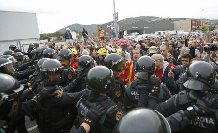 referendum-catalonia-politie