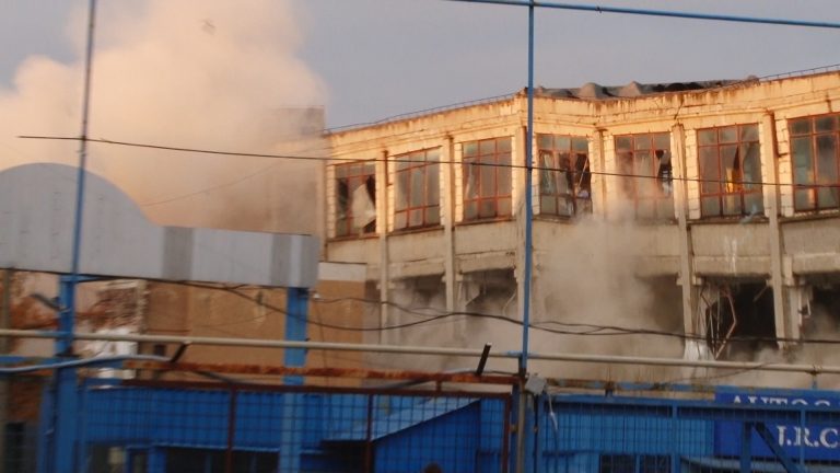 Explozii la fosta fabrică Elba! Mai multe clădiri au dispărut din Iosefin – foto-video