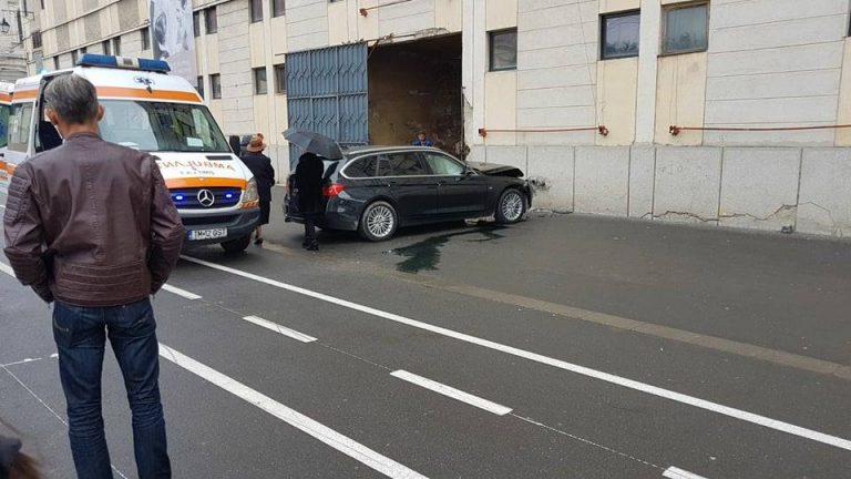 Accident șocant in Piata Operei din Timișoara! Cine se afla la volan – foto