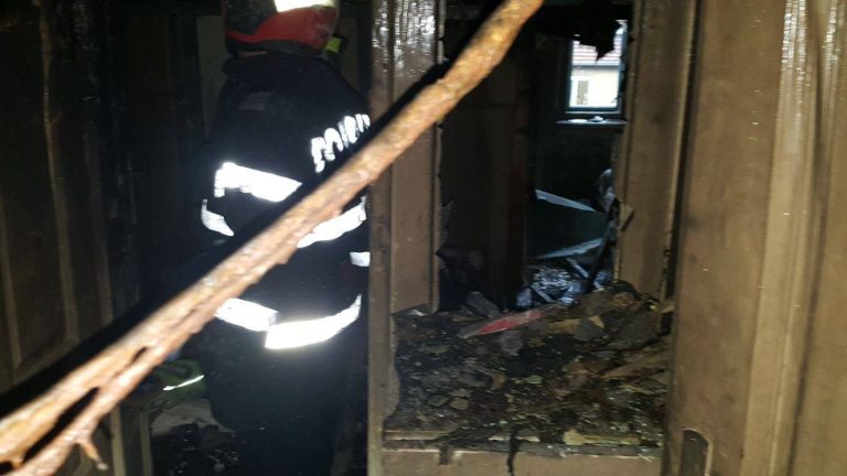 Apartament incendiat intenţionat în Timişoara – foto