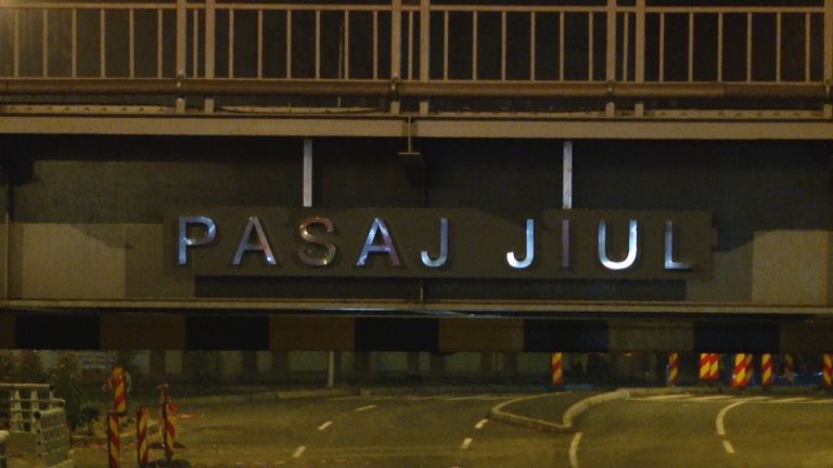 Ultimele pregătiri la pasajul Jiul îi pun la grea încercare pe șoferi. Cum arată înainte de inaugurare. Foto-Video