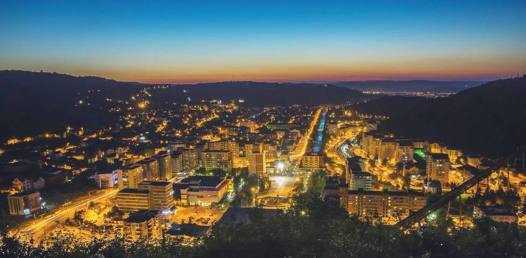 La Reșița, Moș Nicolae vine cu un inedit Târg de Crăciun – video