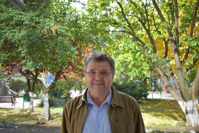 „Vom deveni, pesemne, cu toții alergici la ambrozie, în pofida progresului tehnologic” – Interviu cu prof. univ. Romulus Brâncoveanu