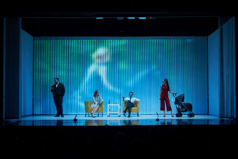 Ce înseamnă ,,familie” astăzi? Răspunsul, într-un spectacol deosebit susținut pe scena Teatrului Național din Timișoara