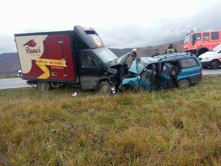 Accident grav în Caraş-Severin – trei oameni au murit. Foto