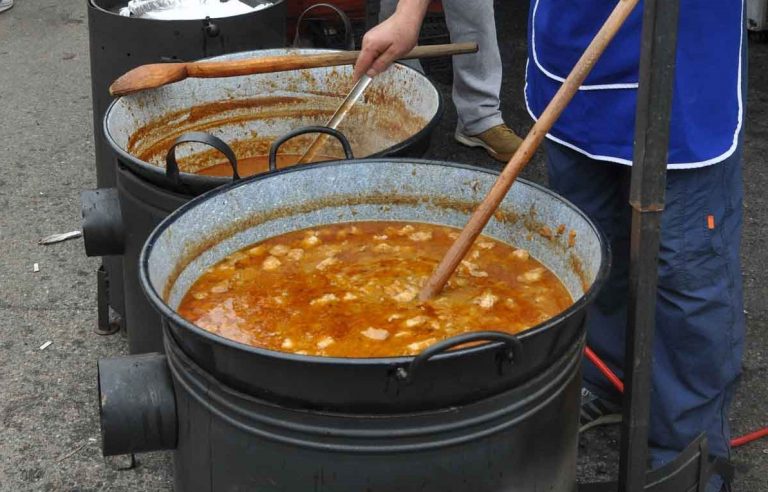 Cel mai mare festival al producătorilor locali are loc la 15 km de Timişoara