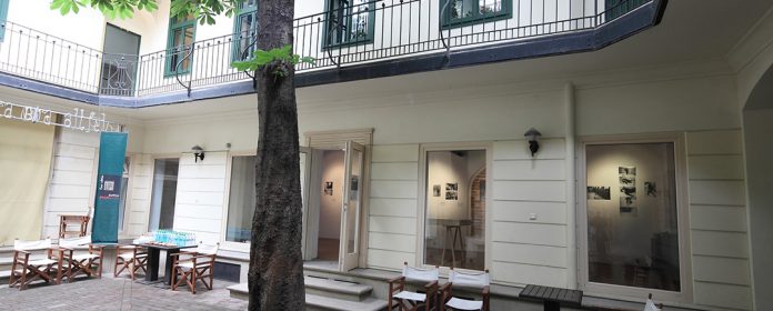 casa artelor curtea castan