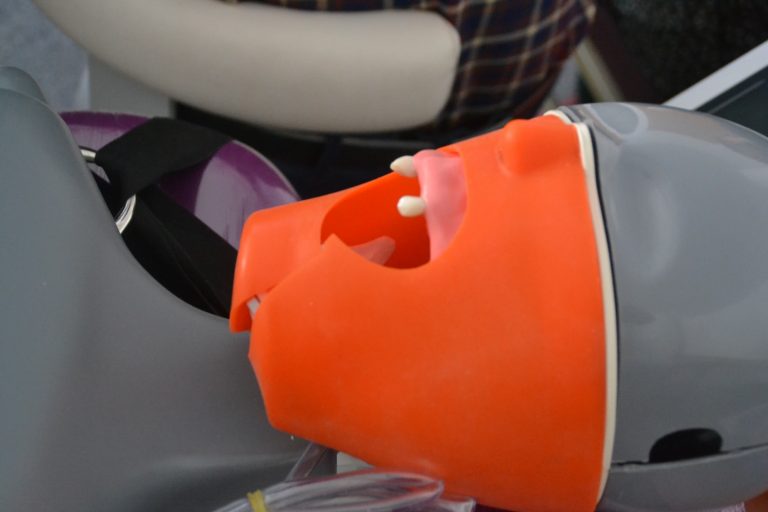 Un nou concept terapeutic, promite zâmbete de nota zece! (foto-video)