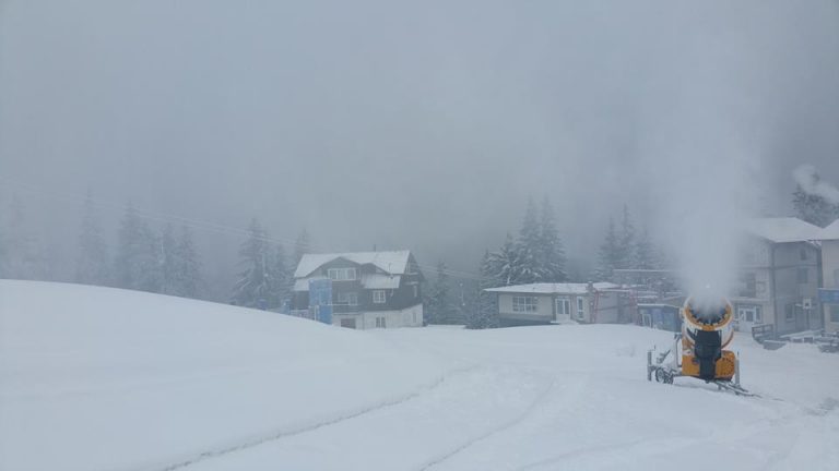 Bănățenii pot să-și pregătească schiurile! Se deschide una dintre pârtiile din vestul țării