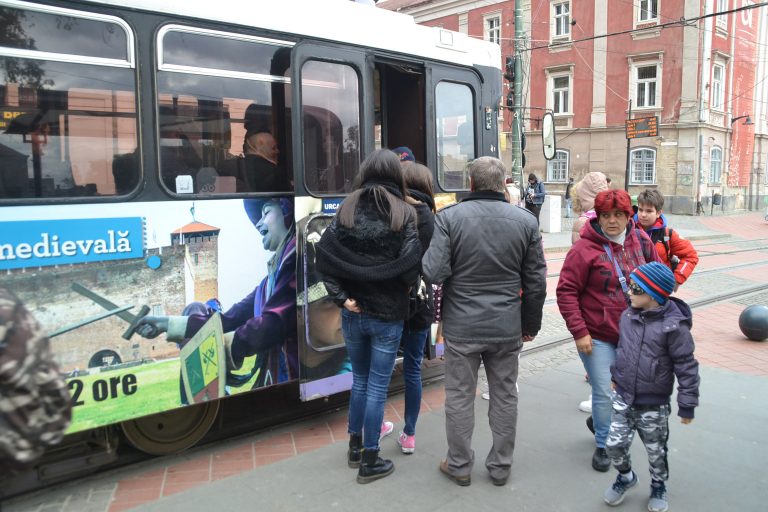 Ce cred timişorenii despre transportul în comun şi noile promisiuni ale primarului Robu