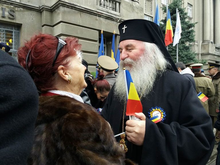 Sute de militari, vehicule de luptă şi elicoptere la parada de 1 Decembrie – foto-video