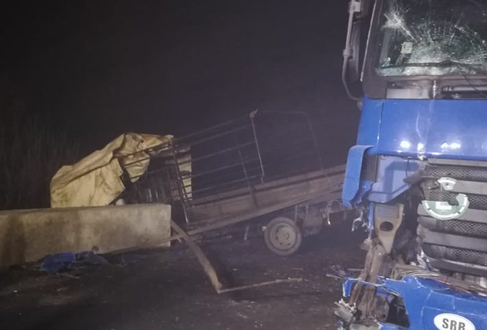 Accident dis-de dimineață, lângă Timișoara, din cauza poleiului. Circulați cu prudență