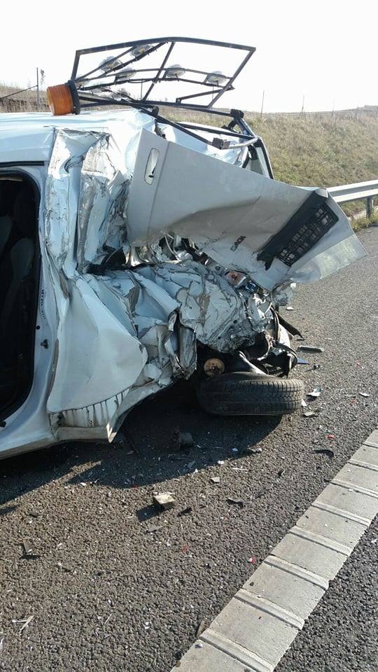 Doi morți și 10 răniți într-un accident în vestul țării