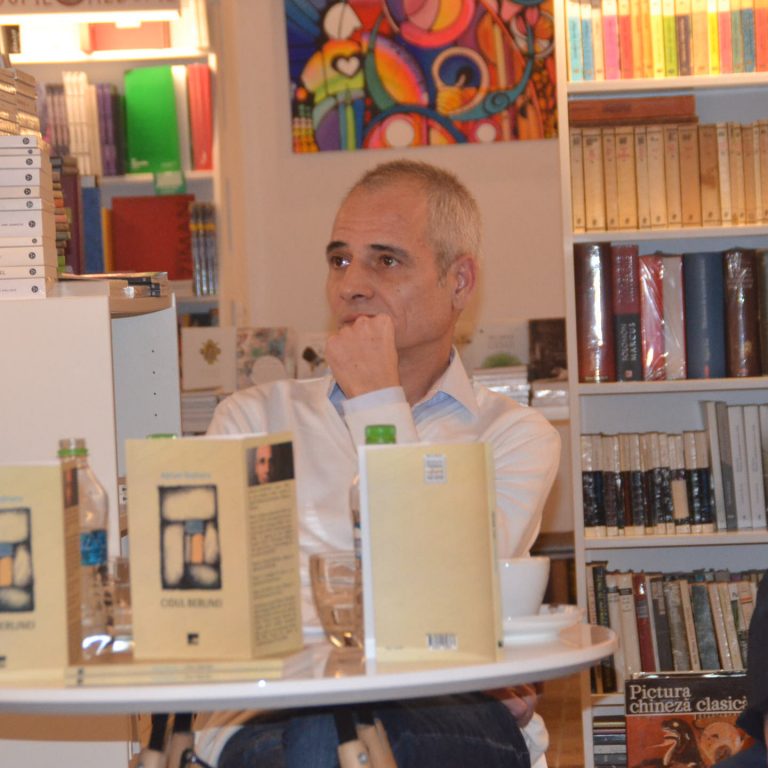 Adrian Bodnaru: „Eu chiar mă aștept ca, într-o zi, scrisul să-mi iasă în analize”