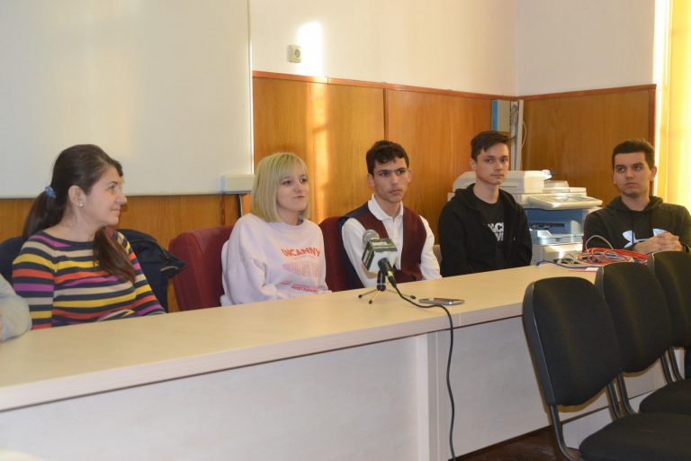 Să visezi să ajungi la Boston ca să programezi sonde spațiale! Povestea elevilor finaliști ai unui concurs organizat de NASA