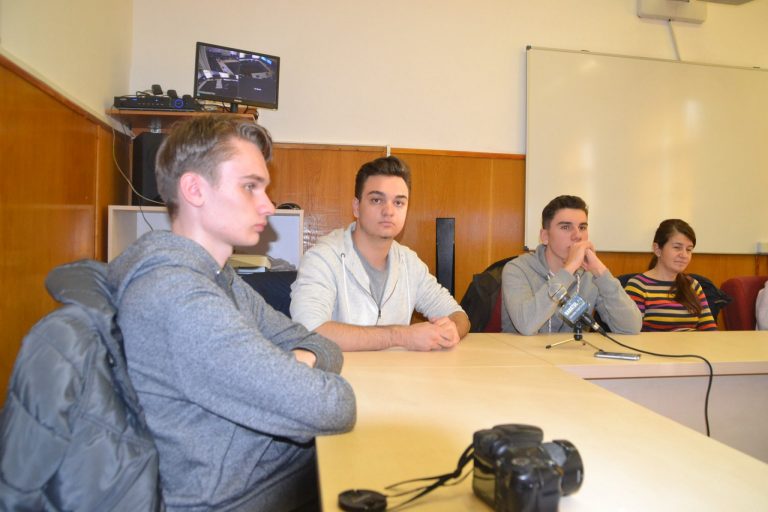 Școală de dezbateri la un colegiu din Banat. Vezi cine sunt norocoșii
