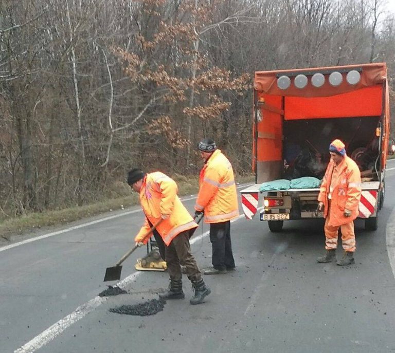 Lucrări şi în weekend la străzile din Timişoara. Continuă aglomeraţia pe DN6