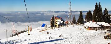 Trei turiști surprinși de o avalanșă în Parâng, unul este dat dispărut