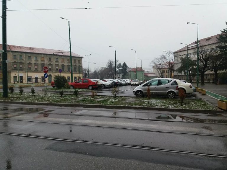 Zapada a luat prin surprindere pe toată lumea. Cum se poate să ningă în decembrie?