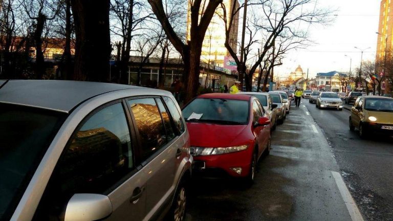 Ce pățești dacă îți lași mașina pe Calea Martirilor, la Timișoara. Foto